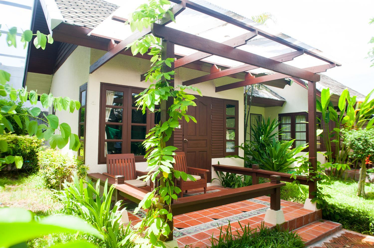 Exterior 5