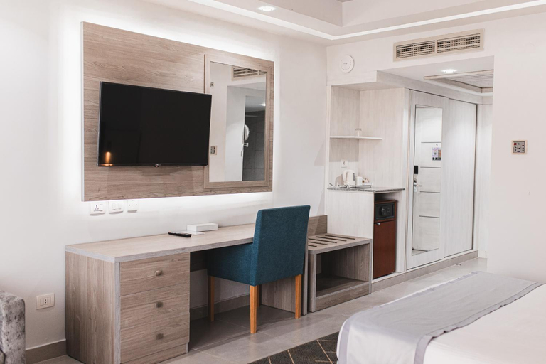 Bedroom 3, Titanic Beach - Families and Couples only, Safaja