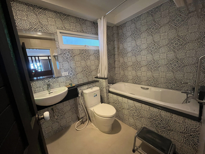 Bathroom 5, The Ocean Private beach, Pattaya