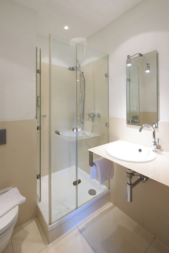 Bathroom 5, Hotel Staffler & Schreiners Restaurant, Dachau