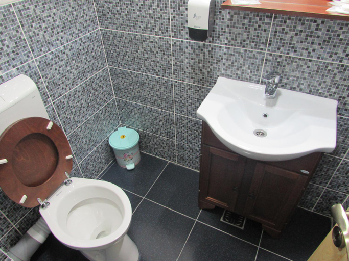Others 5, La Marcu Pensiune, Tulcea