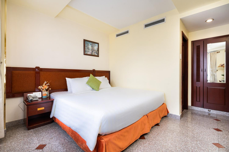 Bedroom 30