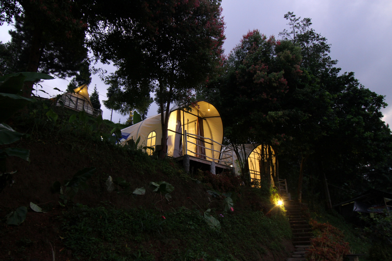 Exterior 10