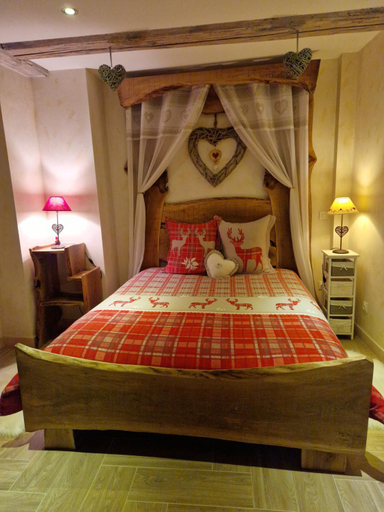 Bedroom 2, Chambres Suite d'Hote Divine Providence, Haut-Rhin