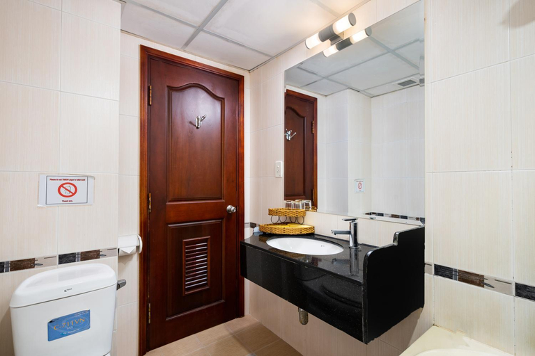 Bathroom 28
