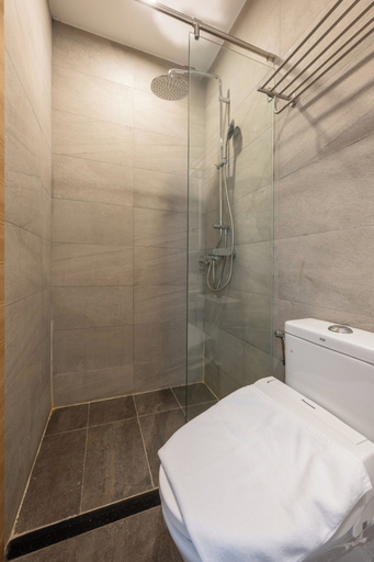 Bathroom 3, Perfect Studio at The View by Soben Home, Phnom Penh