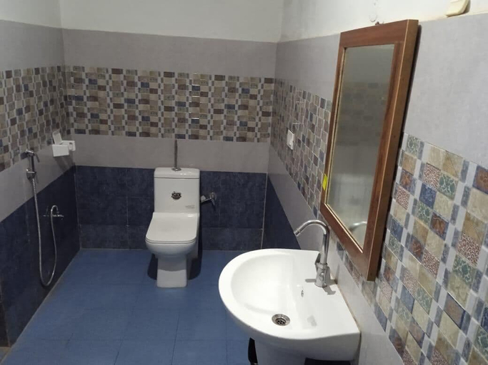 Bathroom, Buddy hikers wellness farmhouse, Dehradun