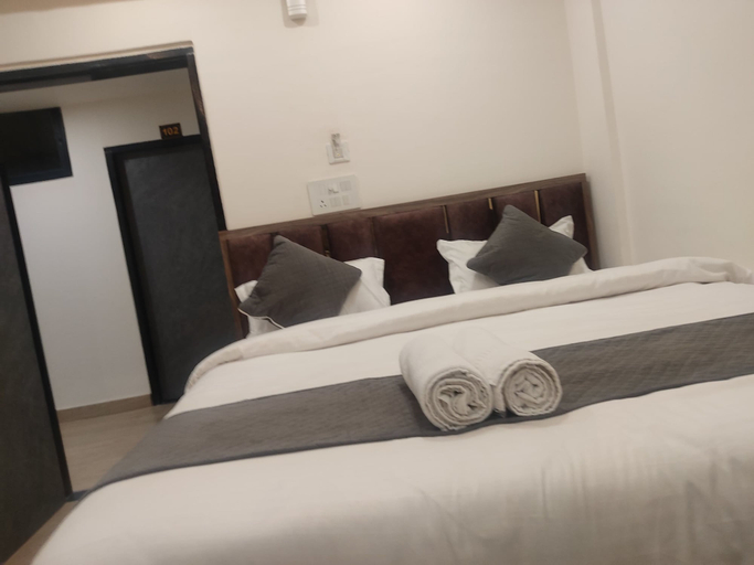 Bedroom 2, Hotel Abhinandan, Faizabad