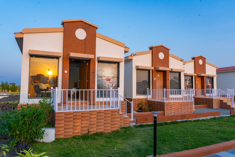 Exterior 5