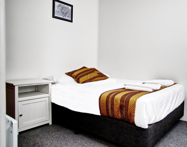 Bedroom 3, Selwyn Star Motel, Snowy River