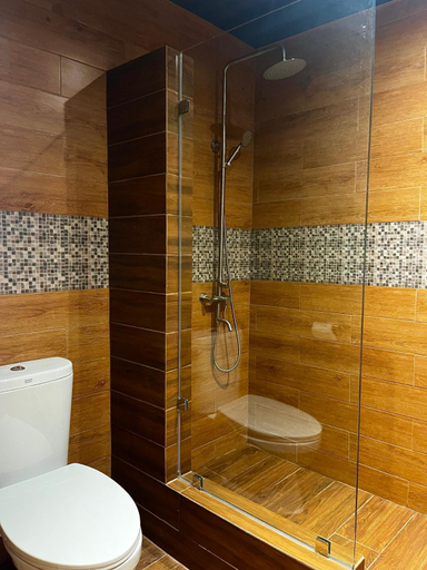 Bathroom 2, Banaue Grandview Hotel, Banaue