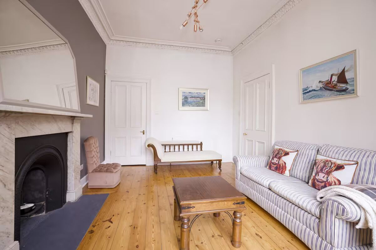 Others 5, Splendid 2bed Apt near Haymarket, Edinburgh