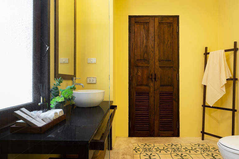 Bathroom 28