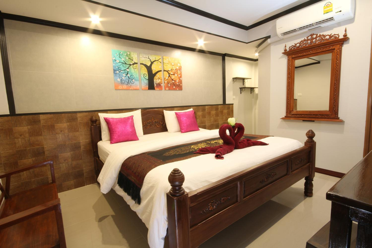 Bedroom 12
