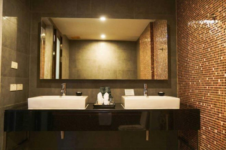 Bathroom 4