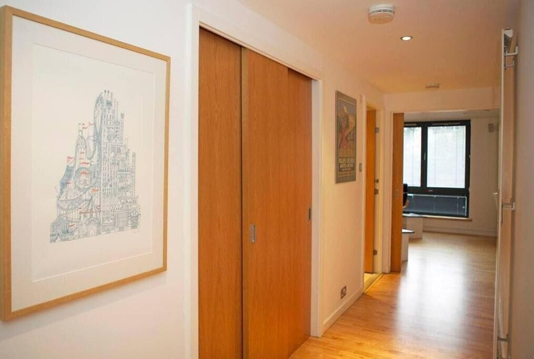 Others 5, JOIVY Inviting Flat in Canonmills, Edinburgh