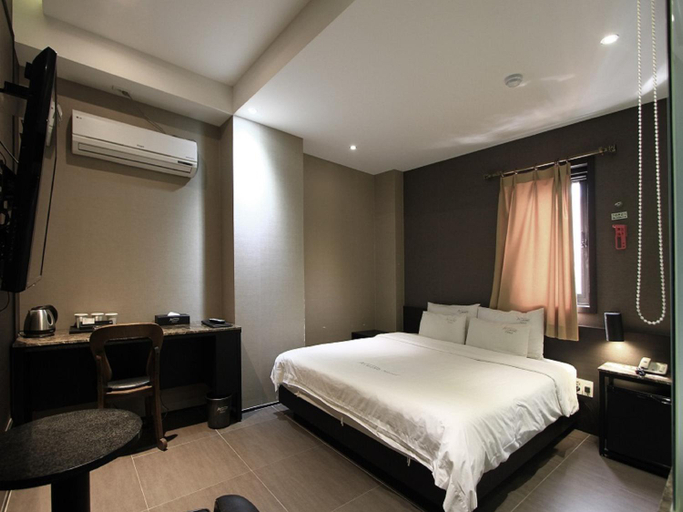 Bedroom 8