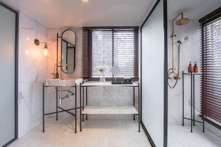 Bathroom 15