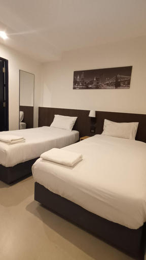 Bedroom 18