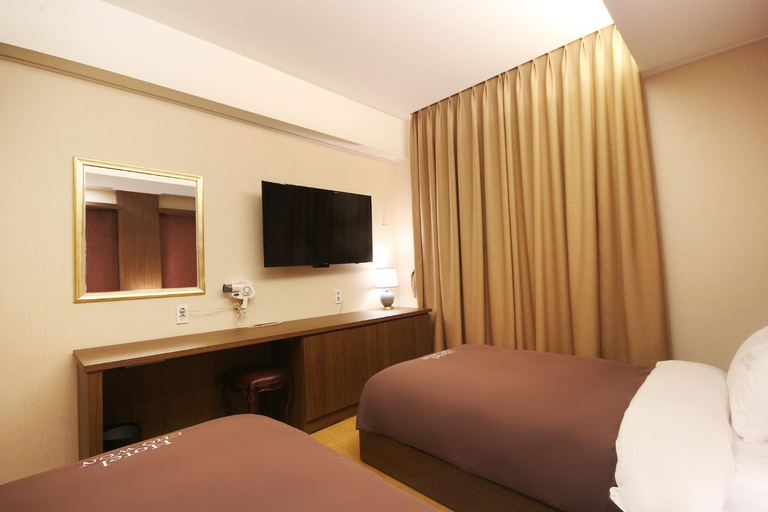 Bedroom 15