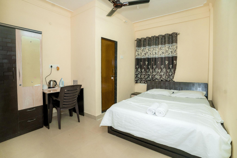 Bedroom, Paradise Homestay - Lodging and Boarding, Pune