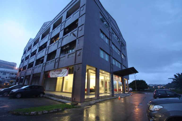 Exterior & Views
