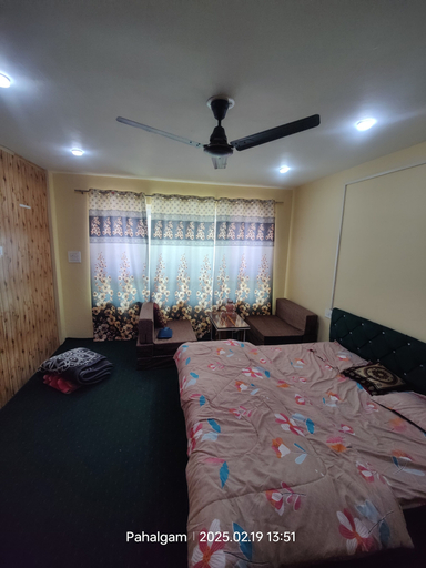HATYZ GUEST HOUSE AND RESTAURANT, Anantnag