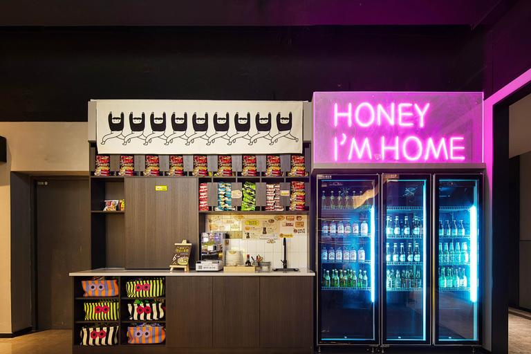 Food & Drinks
