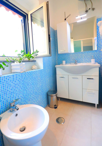 Bathroom 4, Casa Ninà, Napoli