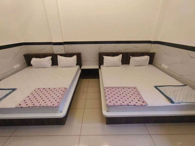 Shree Radhe Radhe Palace, Sikar