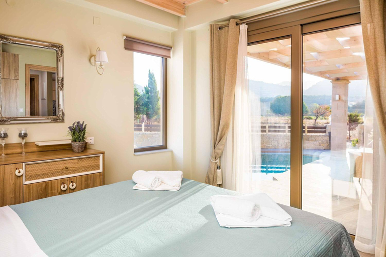 Bedroom 2, Villa Elenitsa, Crete