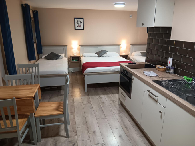 Bedroom 3, Matty's Pub - Apartment's