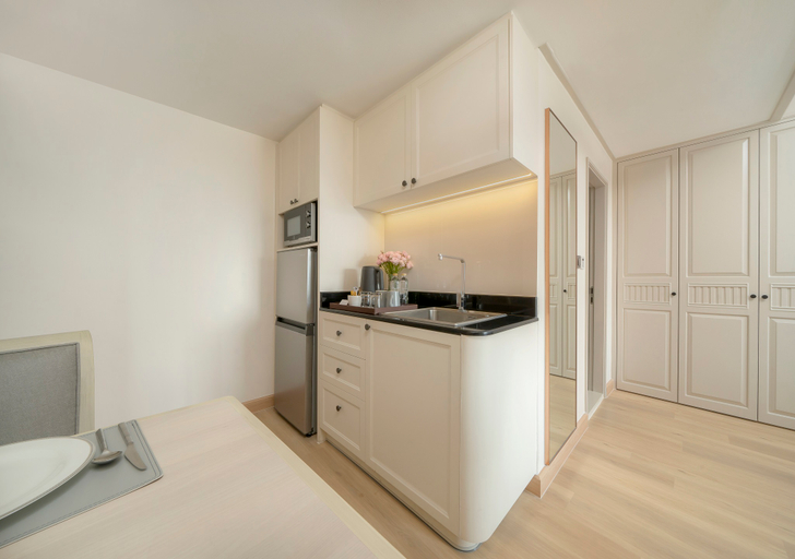 Dining Room 7