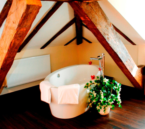 Bathroom 19