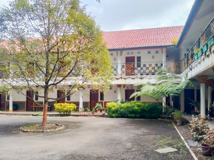 Exterior & Views 2, RedDoorz Syariah near Universitas Jenderal Soedirman 3, Banyumas