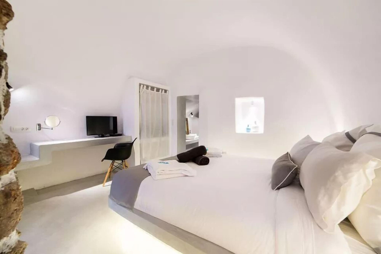 Bedroom 5, Oia Vista Houses, South Aegean