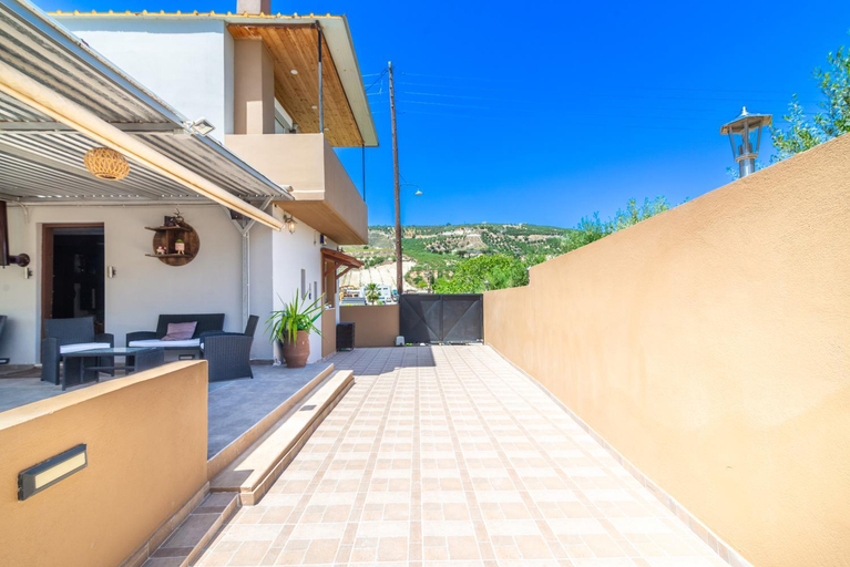 Countryhouse Villa with pool & private parking, Crete