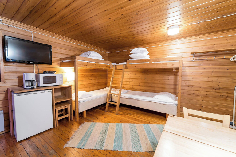 Bedroom 3, Mökit & Camping Peurasuvanto, Lapland