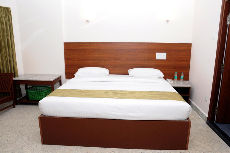 Bedroom 2, Sreeparthi Hotel, Anantapur
