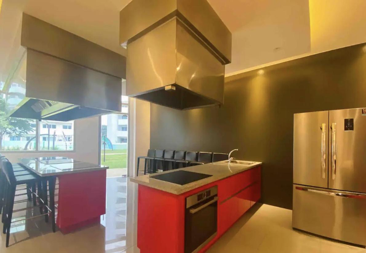 Modern Studio w 55 inches 4K Smart TV, Pool, and More, Quezon City