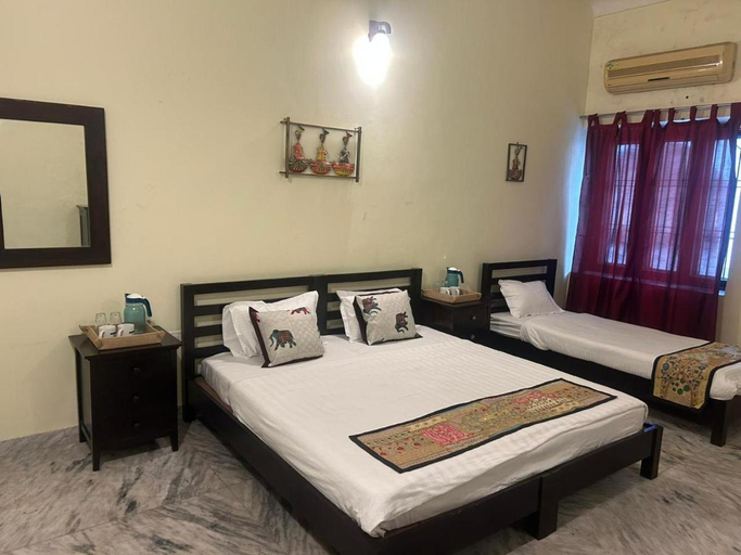 Bedroom 2, Urban Trippers Shamiyana Villa by Arindam, Jaipur