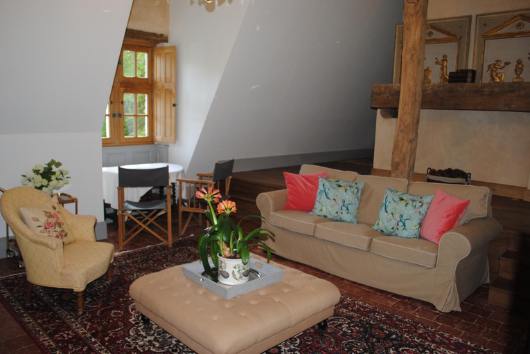 Others 5, Suite dans un chateau dans le Haut Anjou, Maine-et-Loire
