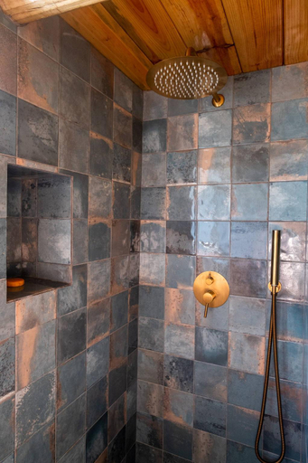 Bathroom 2, House on Monte Paxra, Aljezur