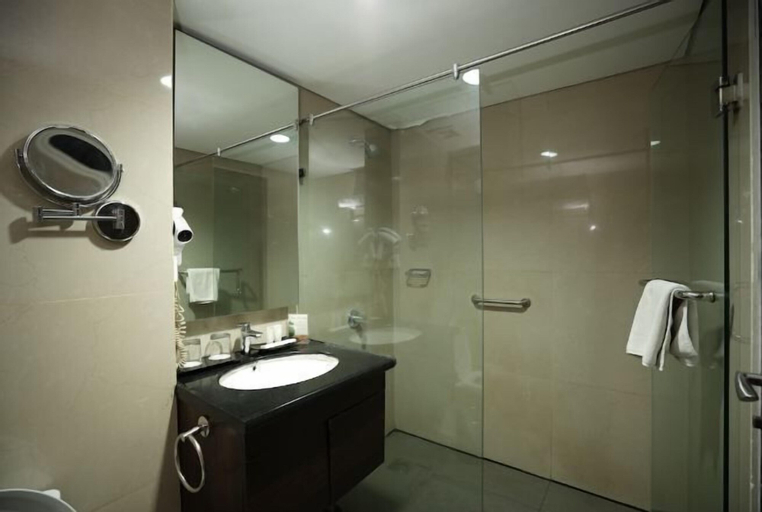 Bathroom 12
