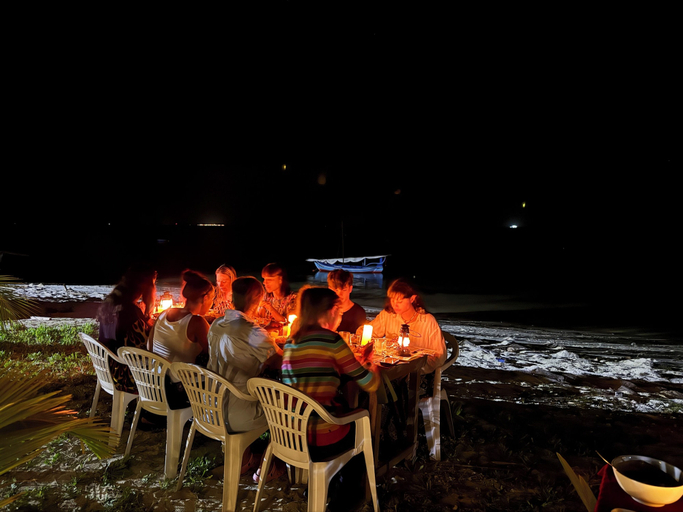 Food & Drinks 4, Mandhoo Inn