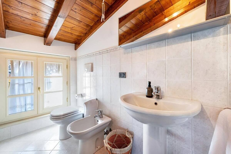 Bathroom 3, Villa Rosa Apartment, Brescia