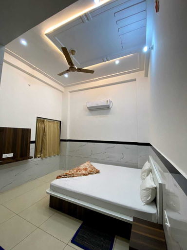 Bathroom, Shree Radhe Radhe Palace, Sikar