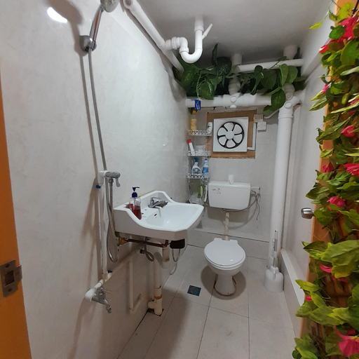Bathroom, Co.Living Hostel Menglait, Bandar Seri Begawan