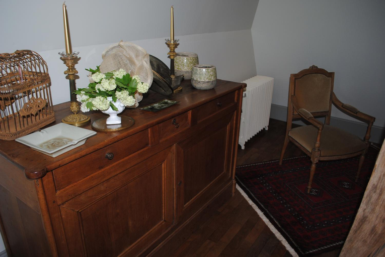 Others 3, Suite dans un chateau dans le Haut Anjou, Maine-et-Loire