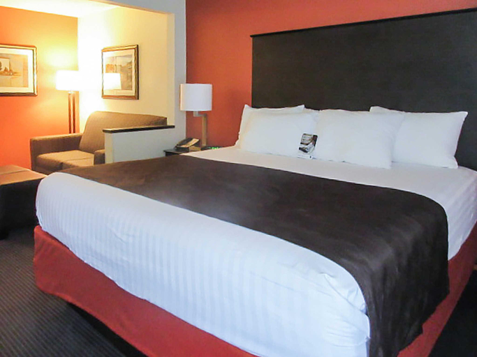 Bedroom 3, Comfort Inn Wings Stadium, Kalamazoo